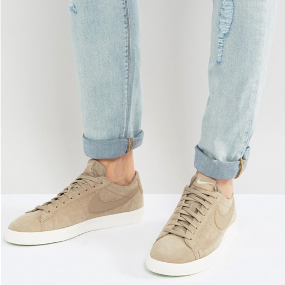 Nike Blazer Low Men’s Sneaker Shoes 371760-208 BN
